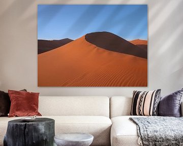 Zandduin in woestijnlandschap van Omega Fotografie