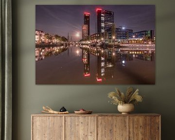 Photo de nuit canal de la ville de Leeuwarder par pleine lune sur Harrie Muis