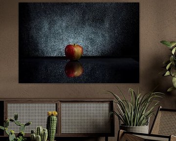 Une simple pomme et de l'eau sur Shot By DiVa