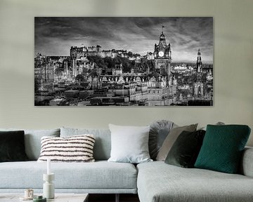 Abendimpression aus Edinburgh - Panorama Monochrom von Melanie Viola