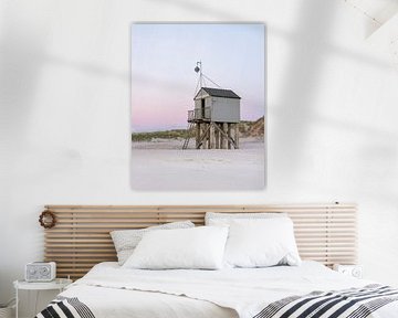Ertrinkendes Haus Terschelling vom Strand aus von Sander Groenendijk