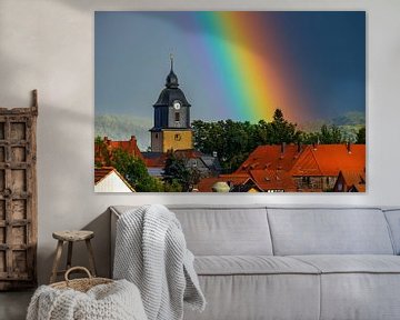 Regenboog over Herleshausen van Roland Brack