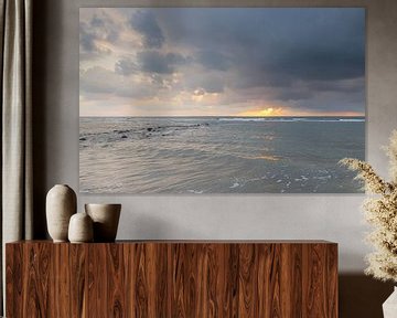 Coucher de soleil sur la plage d'Ameland sur Marcel Kerdijk