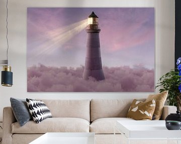 Phare avec lumière allumée sur des nuages roses dans une ambiance de soirée sur Besa Art