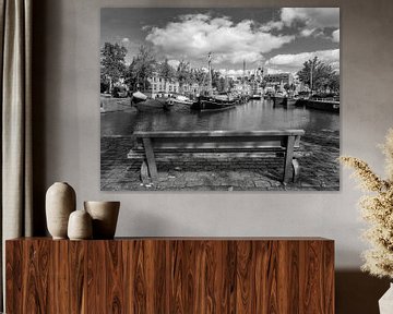 Noorderhaven stad Groningen in zwart-wit van R Smallenbroek