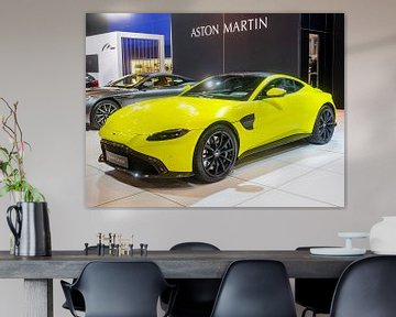 Aston Martin Vantage in helder groen