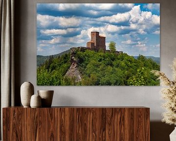Gezicht op kasteel Trifels bij Annweiler (Pfälzerwald, Duitsland) van Udo Herrmann
