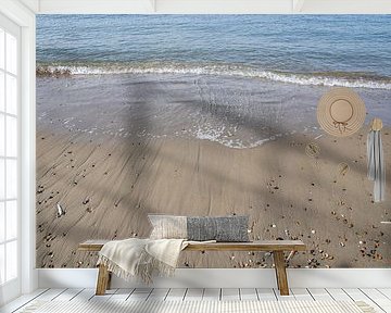 Schelpen en golven op het strand Brouwersdam