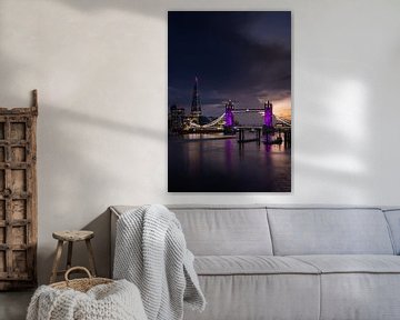 Royal purple | Londen | Tower Bridge | The Shard van Rob de Voogd / zzapback