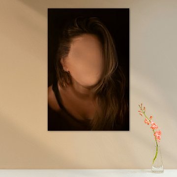 Abstraktes Porträt einer Frau in dunklen, stimmungsvollen Farben