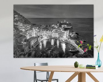 Vernazza in de Cinque Terre in Italië , zwart-wit van Manfred Voss, Schwarz-weiss Fotografie