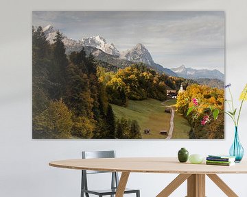 Herbststimmung bei Wamberg mit Alpspitze und Zugspitze