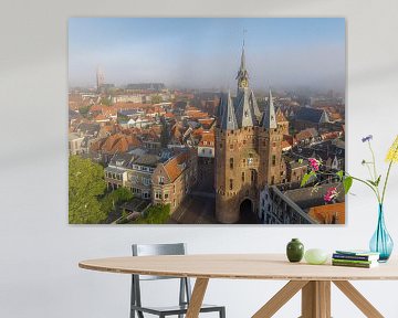 La vieille porte de Sassenpoort à Zwolle pendant le lever du soleil d'été. sur Sjoerd van der Wal Photographie