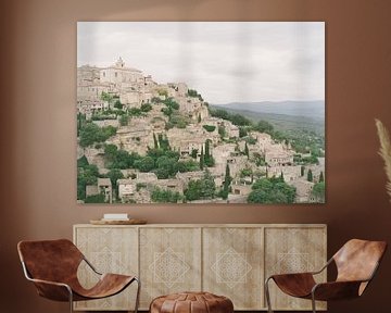 Skyline von Gordes in der Provence, analoges Foto von Alexandra Vonk