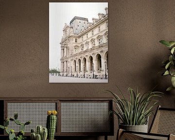 Musée du Louvre à Paris, photo analogique sur Alexandra Vonk