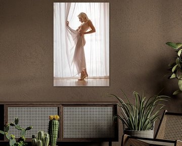 "Denisa Female Nude Between Curtains" von Albert van de Meerakker