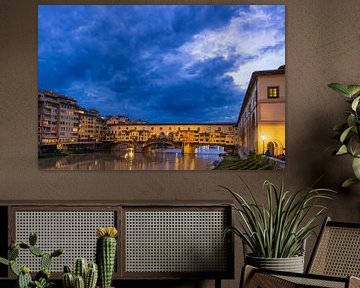 Vue sur le pont Ponte Vecchio à Florence, Italie sur Rico Ködder