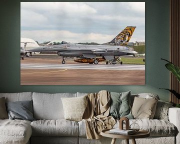 Noorse F-16 met tijger livery vertrekt naar thuisbasis.