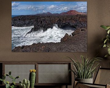 Los Hervideros (Lanzarote) by Peter Balan