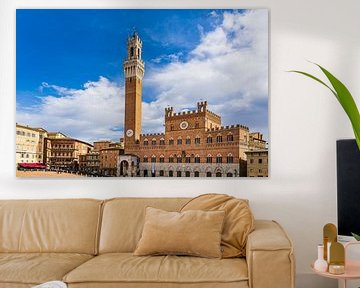View of the city hall Palazzo Pubblico in Siena, Italy