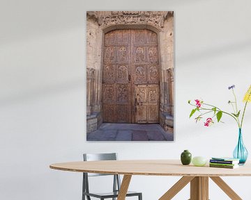 Porte en bois de la cathédrale de Léon en Espagne