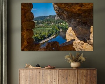 uitzicht vanaf de hoge rotsen bij roque la gageac in frankrijk op de rivier de dordogne van ChrisWillemsen