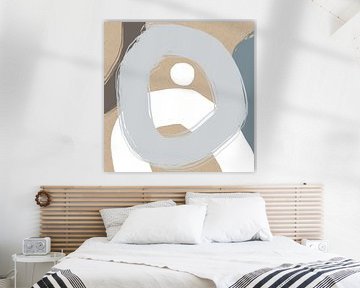 Abstracte cirkels in pastel grijs, blauw en wit op beige van Dina Dankers