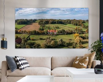 Panorama aérien de la vallée de la Gulp près de Beutenaken sur John Kreukniet