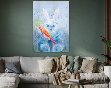 Lapin avec une carotte ; Lapin drôle, heureux, en fourrure