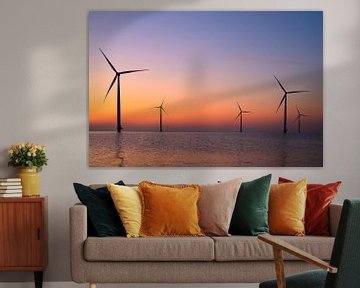 Windturbinen in einem Offshore-Windpark bei Sonnenuntergang von Sjoerd van der Wal