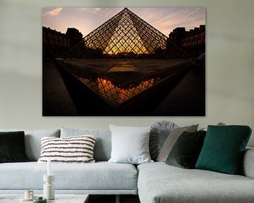 Louvre museum by Lisa Dumon