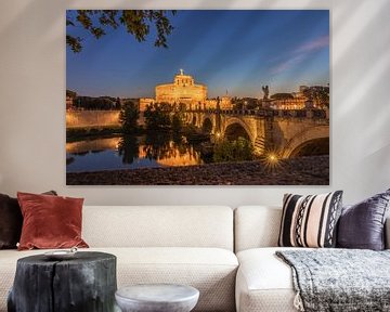 De Sant’Angelo brug en het Castel Sant’Angelo in de nacht.. van Patrick Löbler