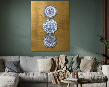 Collection of Delft blue plates on gold background, Rijksmuseum by Mijke Konijn