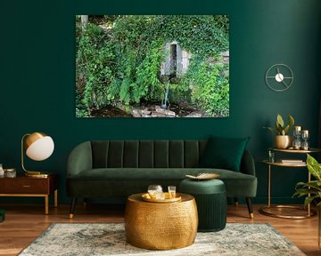 Springbrunnen aus einer Wand von whmpictures .com