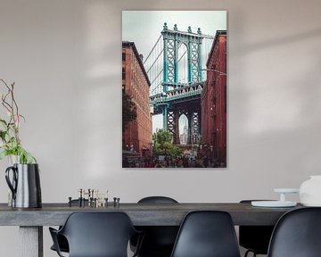 De Manhattan Bridge gezien vanaf Brooklyn van Mick van Hesteren