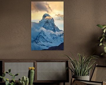 De Matterhorn in het licht van de ondergaande zon