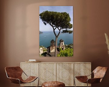 Uitzicht vanuit Ravello over Amalfi kust (1) van Jolanda van Eek en Ron de Jong