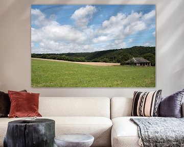 Glooiend landschap in de Belgische provincie Henegouwen van W J Kok