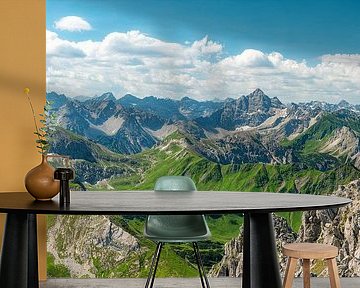 Blick über den Schrecksee auf den Hochvogel und die Allgäuer Hochalpen von Leo Schindzielorz