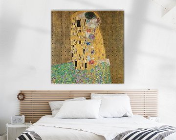 Geïnspireerd op de Kus van Gustav Klimt, in donkerbruin met geometrisch patroon van Dina Dankers