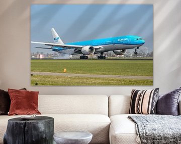 Landing of KLM Boeing 777-300, registration PH-BVB. by Jaap van den Berg