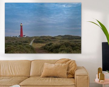 Vuurtoren in de duinen bij het eiland Schiermonnikoog in de duinen