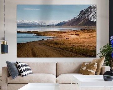 De weg naar Vestrahorn op Stokksnes schiereiland, IJsland van Melissa Peltenburg