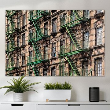 Typical picture in the streets of New York. Everywhere you will find the necessary fire escapes. Wou by Wout Kok