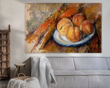 Vier perziken op een bord door Paul Cézanne. Olieverfstilleven. van Dina Dankers