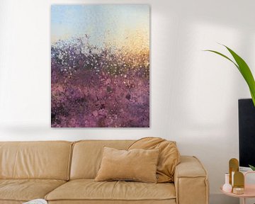 Splatter II bloeiende Heide | Abstract schilderij van een landschap in paars, lavendel, geel en blau van MadameRuiz