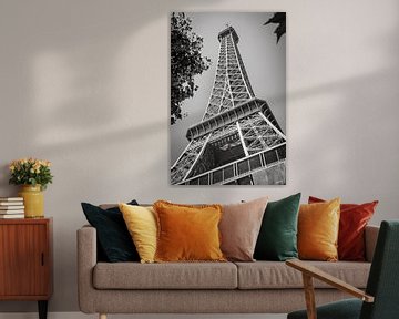 La Tour Eiffel photographiée sous un angle inhabituel sur Melissa Peltenburg