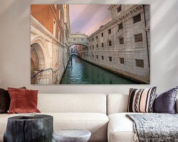 Venedig - Die Seufzerbrücke in mystischem Licht von t.ART