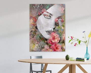 Romantique Rose | Portrait d'une femme parmi des fleurs. sur Wil Vervenne