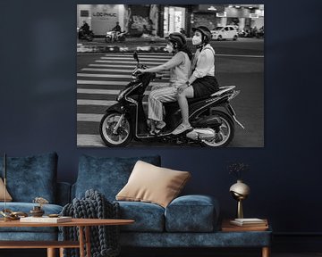 De motor of scooter is in Vietnam ook het domein van de vrouw van Bart van Lier